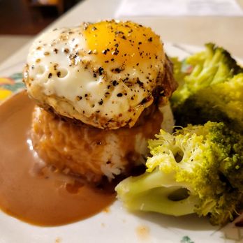 Chef Jessie Burk - Loco Moco - Personal Chefs Near Me Chef Jessie Burk - Loco Moco - Personal Chefs Near Me