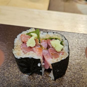 Fujiwara Omakase - Large tuna roll instead of handrolls - Sushi Bars Near Me - Bellevue, Washington Fujiwara Omakase - Large tuna roll instead of handrolls - Sushi Bars Near Me - Bellevue, Washington