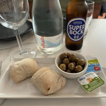 Cantinho da Vila - Bread, butter and olives appetizer, water and non-alcoholic beer. - Tabernas Near Me - Sintra, 11 Cantinho da Vila - Bread, butter and olives appetizer, water and non-alcoholic beer. - Tabernas Near Me - Sintra, 11
