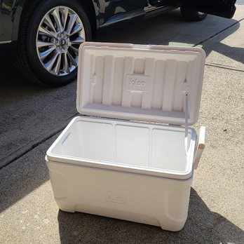 SilverFox Limos - Cooler added free-of-charge - Limos Near Me - Charlotte, North Carolina
