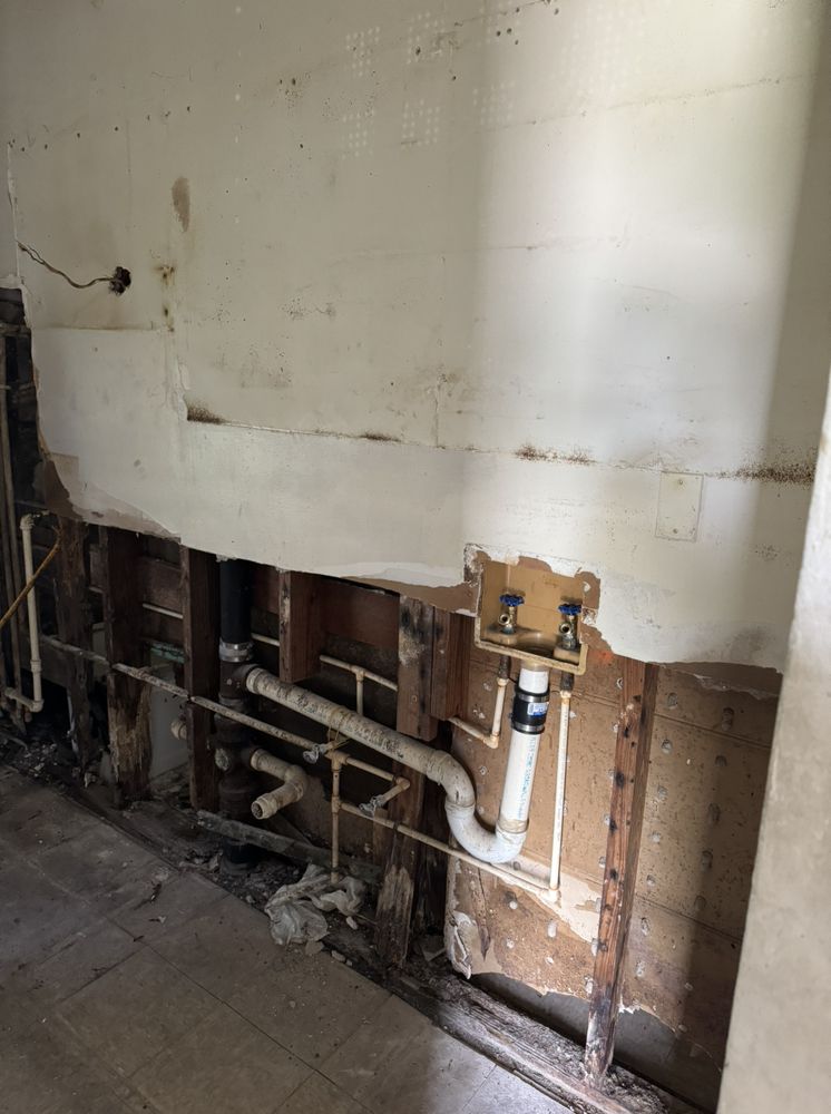 Slide of Yero Constructions