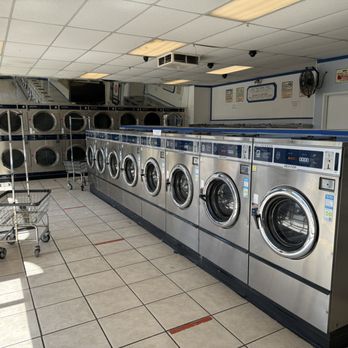 Sal’s Suds and Snack - Plenty of laundry carts and dryers - Laundromat Near Me - Azusa, California Sal’s Suds and Snack - Plenty of laundry carts and dryers - Laundromat Near Me - Azusa, California