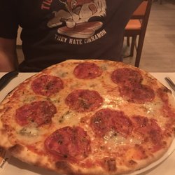Restaurant Höfli - They have delicious takeaway pizza for 15CHF. They have a lot of original toppings and the flavor is excellent.