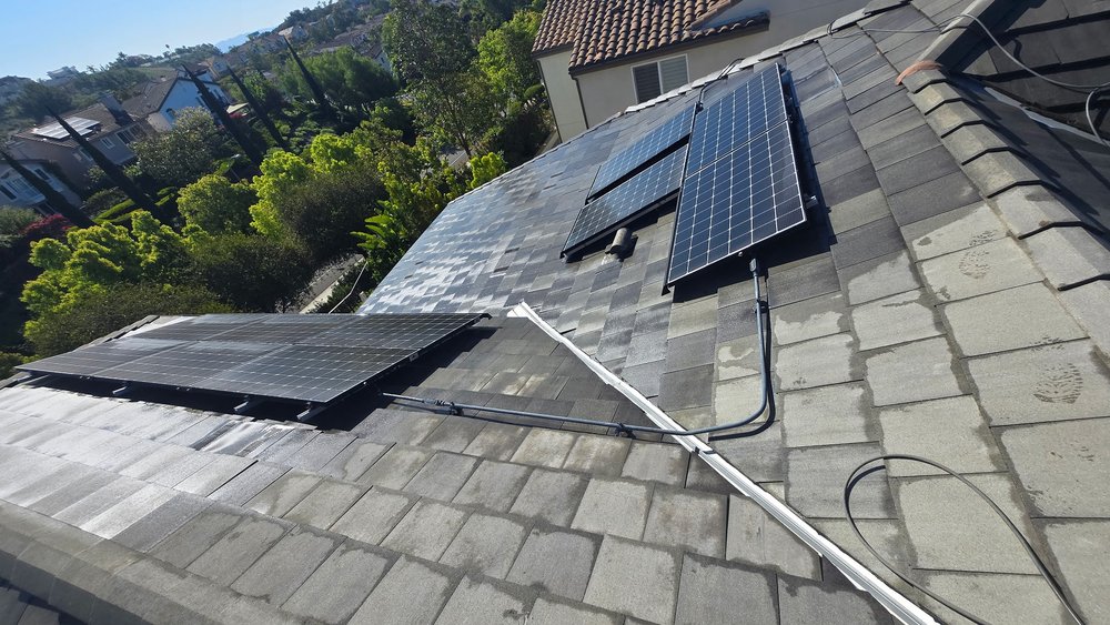 Slide of Cali Roof Cleaning