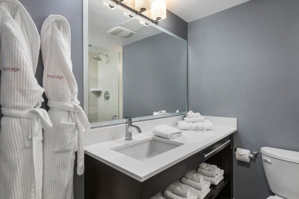 Pinnacle Hotel Whistler by null