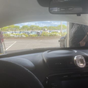 Oil Changers - In bay 2, awesome braddah - Oil Change Stations Near Me - Waipahu, Hawaii
