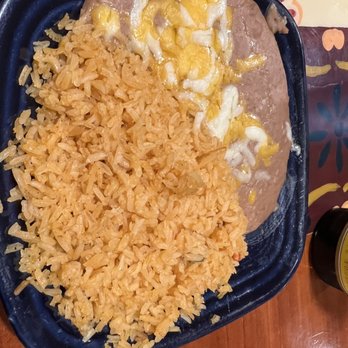 El Molcajete - Rice/Beans - Mexican Near Me - Ankeny, Iowa