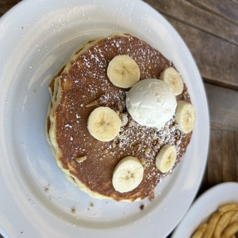 Metro Cafe - Banana pancakes - New American Near Me - Culver City, California Metro Cafe - Banana pancakes - New American Near Me - Culver City, California