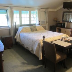 DannyAnn's Bed and Breakfast - Master bedroom room #3