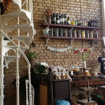 R&H cafe - Cafes Near Me - Richmond, XGL