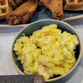 The Icon Restaurant and Lounge - Scrambled eggs, waffles, and chicken  Taken 02.01.25 - Lounges Near Me - Richardson, Texas