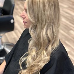Hair Boutique - Refreshed blonde highlights with a touch of lowlights