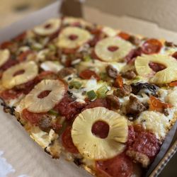 Via 313 Pizza - Omnivore with pineapple