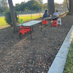 Tables to sit and eat Tables to sit and eat