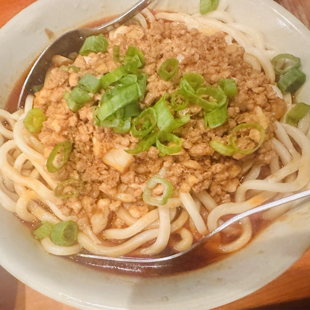Spicy Dragon - Stir Fried Rice Noodle with Pork was another hit at our table.  Everyone loved it, I don't know how it taste for I'm a pescatarian - Chinese Near Me - Sacramento, California