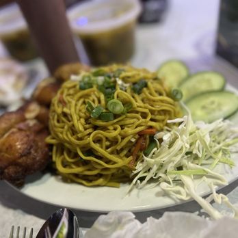 Tropical Vibes Restaurant and Bar - Chow making with fried chicken - Caribbean Near Me - Belleview, Florida Tropical Vibes Restaurant and Bar - Chow making with fried chicken - Caribbean Near Me - Belleview, Florida