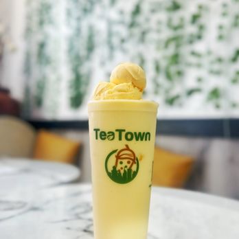 Tea Town - Mango Smoothie w/Vanilla Ice Cream | IG @moniquedao - Bubble Tea Near Me - San Diego, California Tea Town - Mango Smoothie w/Vanilla Ice Cream | IG @moniquedao - Bubble Tea Near Me - San Diego, California