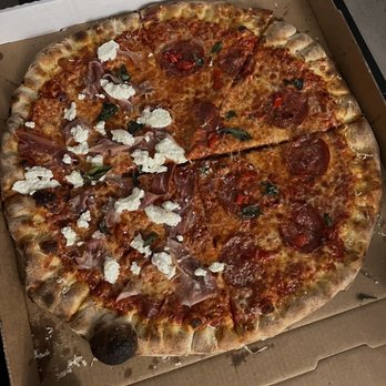 Via Della Slice Shop - Left side: Di Parma Pizza Right side: Phoenix Pizza - Pizza Near Me - Phoenix, Arizona Via Della Slice Shop - Left side: Di Parma Pizza Right side: Phoenix Pizza - Pizza Near Me - Phoenix, Arizona