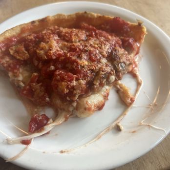 Lou Malnati's Pizzeria - Yum! - Pizza Near Me - Chicago, Illinois