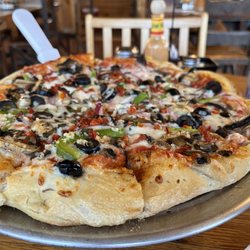 The Log Cabin - Vege pizza!!