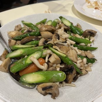 Mayflower Restaurant - Asparagus & mushroom - Seafood Near Me - Dublin, California