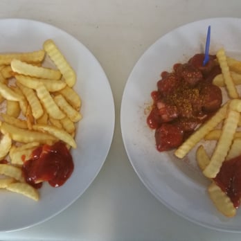 The Grill - CURRYWURST mit Pommes - Hot Dogs Near Me - Berlin, BE