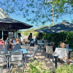 Captain's Choice - Awesome patio with live music