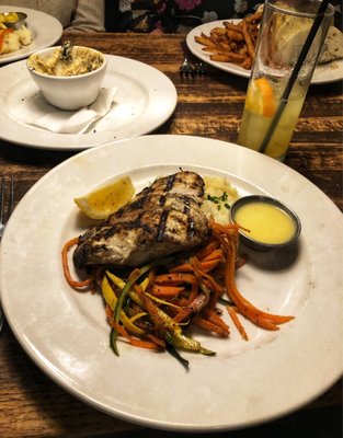 Coast Bar & Grill by null