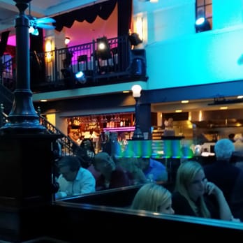 Broadway Grill - motown monday live singers..awesome - American Near Me - Burlingame, California