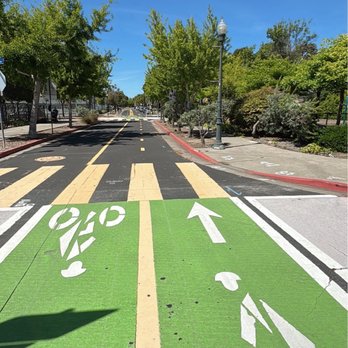 Doyle Hollis Park - Parks Near Me - Emeryville, California