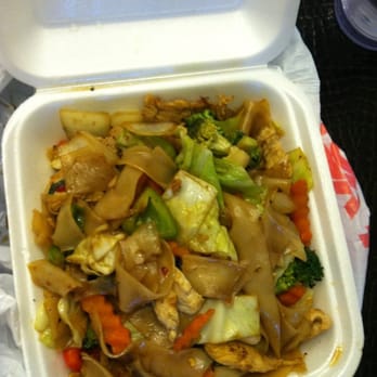 Thai Palace - Pad Kee Mow (in a to-go box) - Thai Near Me - San Clemente, California Thai Palace - Pad Kee Mow (in a to-go box) - Thai Near Me - San Clemente, California