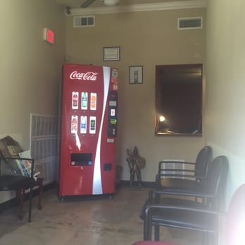Guerrero's Tire Shop - Indoor lounge while you wait for your car to be ready they also have outdoor waiting area - Tires Near Me - Arlington, Texas Guerrero's Tire Shop - Indoor lounge while you wait for your car to be ready they also have outdoor waiting area - Tires Near Me - Arlington, Texas