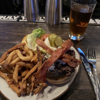 Shooter McGee's - Burger with blue cheese and bacon - Comfort Food Near Me - Alexandria, Virginia Shooter McGee's - Burger with blue cheese and bacon - Comfort Food Near Me - Alexandria, Virginia
