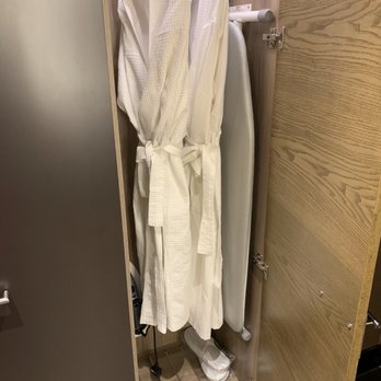 Hilton London Tower Bridge - Robes and slippers! - Hotels Near Me - London, XGL Hilton London Tower Bridge - Robes and slippers! - Hotels Near Me - London, XGL