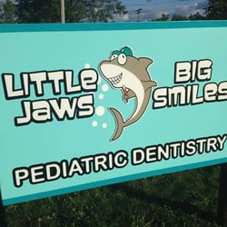 Little Jaws Big Smiles - Little Jaws Big Smiles sign