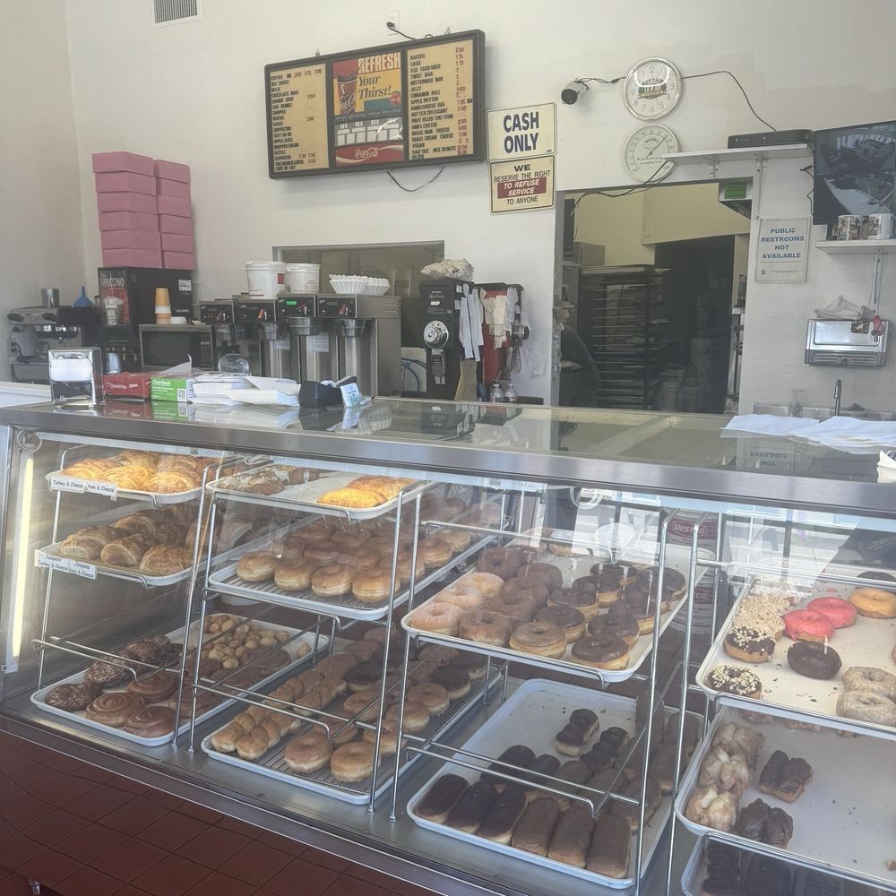 Broadway Donuts - Lots of donuts available - Bakeries Near Me - Long Beach, California