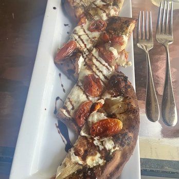 Joseph Ambler Inn - Basil Pesto Flatbread Pizza - Hotels Near Me - North Wales, Pennsylvania