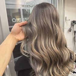 MOC Hair Studio