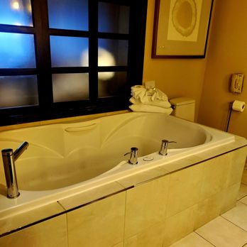 Sterling Inn and Spa - Jacuzzi - nobody wants to see a photo of the toilet. Right?! - 6/16/2025 - Hotels Near Me - Niagara Falls, Ontario Sterling Inn and Spa - Jacuzzi - nobody wants to see a photo of the toilet. Right?! - 6/16/2025 - Hotels Near Me - Niagara Falls, Ontario