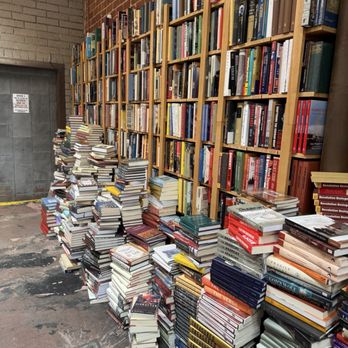 The Last Bookstore - Bookstores Near Me - Studio City, California