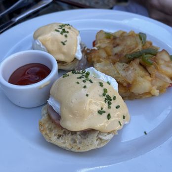 Perch - Eggs Benedict - Lounges Near Me - Los Angeles, California Perch - Eggs Benedict - Lounges Near Me - Los Angeles, California