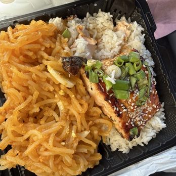 Grill City - Single Classic Entree, salmon with steamed rice and pancit - Filipino Near Me - Milpitas, California Grill City - Single Classic Entree, salmon with steamed rice and pancit - Filipino Near Me - Milpitas, California
