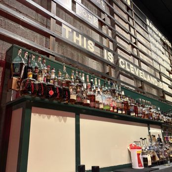 Mabel's BBQ - Bar area - Barbeque Near Me - Cleveland, Ohio