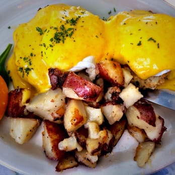 Galley Grill - Crab cake Benedict - New American Near Me - Summerland Key, Florida