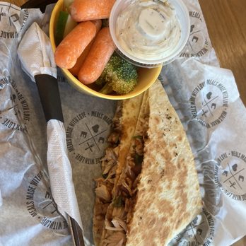 Clean Eatz - No sugar added bbq flatbread with fresh veggies - Health Markets Near Me - Lake Mary, Florida Clean Eatz - No sugar added bbq flatbread with fresh veggies - Health Markets Near Me - Lake Mary, Florida