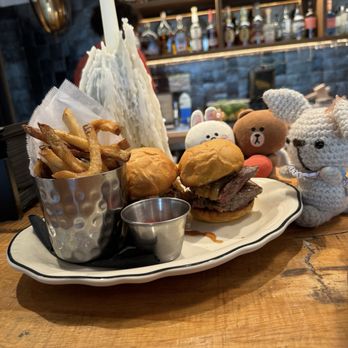 The Butcher Bar - Tenderloin Sliders - Steakhouses Near Me - Honolulu, Hawaii