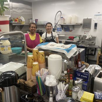 Huehue Pronto - Jonathan's mom and another staff member. - Convenience Stores Near Me - San Mateo, California