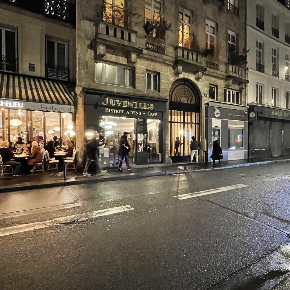 Juvéniles - Exterior - French Near Me - Paris, 75 Juvéniles - Exterior - French Near Me - Paris, 75