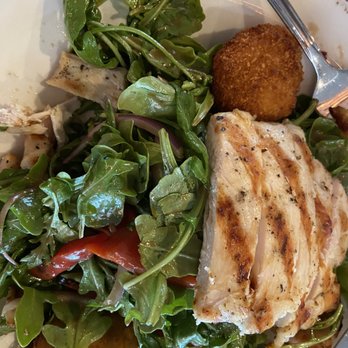 Tavern 5 - Arugula goat cheese salad with grilled chicken - American Near Me - Pompton Plains, New Jersey Tavern 5 - Arugula goat cheese salad with grilled chicken - American Near Me - Pompton Plains, New Jersey