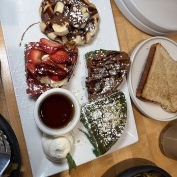 Chicago Waffles - Waffle Flight - Breakfast & Brunch Near Me - Chicago, Illinois